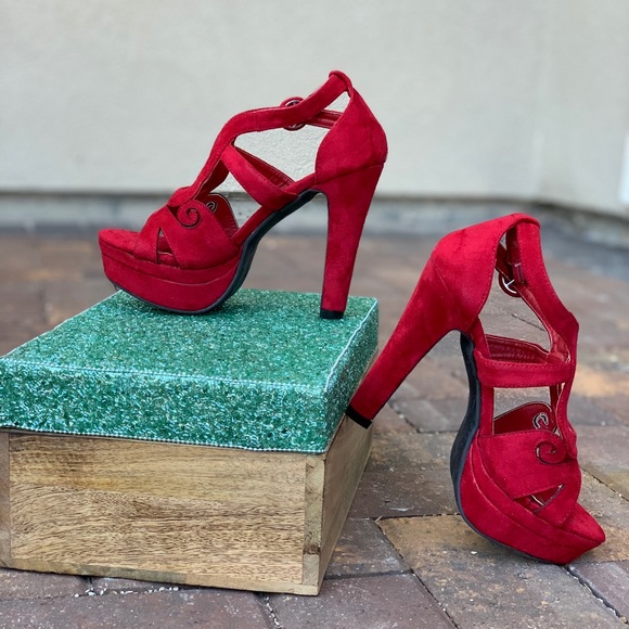 NIB Ruby Red Chunky Heel Peep Toe Platform Sandals - Picture 4 of 6